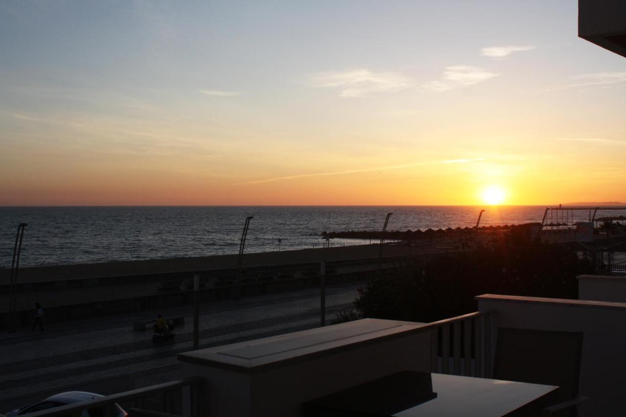 Front Sea Apartment كوارتيرا المظهر الخارجي الصورة